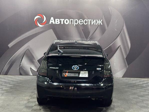 Toyota Prius III (XW30) с пробегом 2011 года, цена 1 100 000 рублей, 223000 км, лифтбек, Автокод Объявления