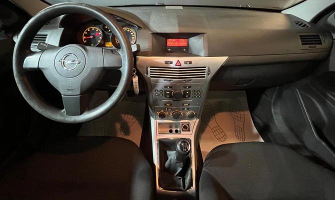 Opel Astra H Рестайлинг с пробегом 2012 года, цена 599 000 рублей, 147188 км, седан, Автокод Объявления