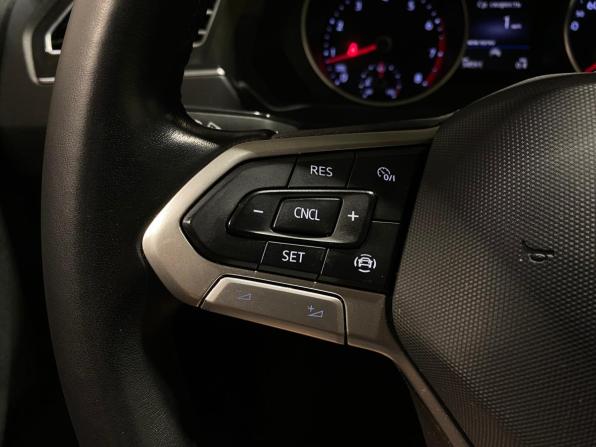 Volkswagen Tiguan II Рестайлинг с пробегом 2021 года, цена 2 579 000 рублей, 34590 км, внедорожник, Автокод Объявления