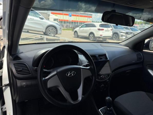Hyundai Solaris I с пробегом 2013 года, цена 850 000 рублей, 114337 км, седан, Автокод Объявления