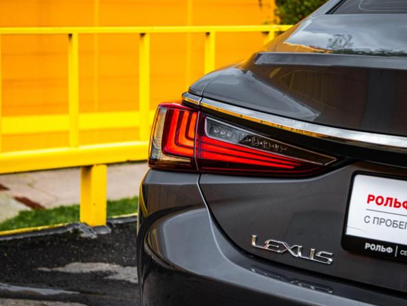 Lexus ES VII с пробегом 2021 года, цена 3 240 000 рублей, 88587 км, седан, Автокод Объявления
