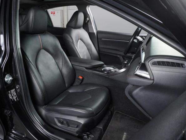 Toyota Camry VIII (XV70) Рестайлинг с пробегом 2023 года, цена 3 490 000 рублей, 40267 км, седан, Автокод Объявления