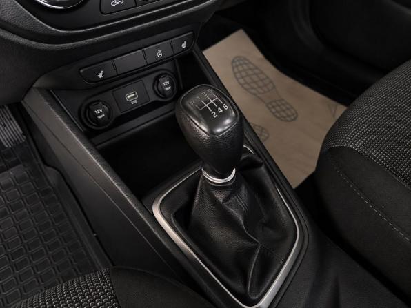 Hyundai Solaris II с пробегом 2019 года, цена 1 329 000 рублей, 50000 км, седан, Автокод Объявления