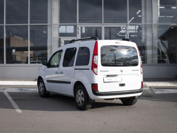Renault Kangoo II Рестайлинг с пробегом 2014 года, цена 1 100 000 рублей, 53022 км, компактвэн, Автокод Объявления