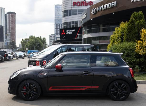 Mini Hatch III (F55/F56) с пробегом 2015 года, цена 1 768 000 рублей, 114043 км, хэтчбек, Автокод Объявления