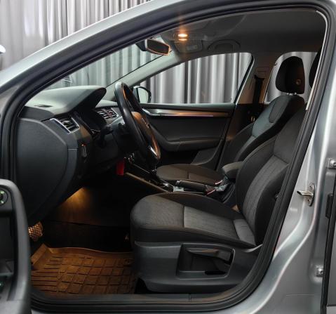 Skoda Octavia III (A7) Рестайлинг с пробегом 2018 года, цена 2 245 000 рублей, 83123 км, лифтбек, Автокод Объявления