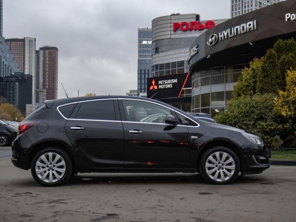 Opel Astra J Рестайлинг с пробегом 2013 года, цена 748 000 рублей, 178313 км, хэтчбек, Автокод Объявления