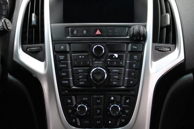 Opel Astra J Рестайлинг с пробегом 2013 года, цена 980 350 рублей, 116083 км, хэтчбек, Автокод Объявления