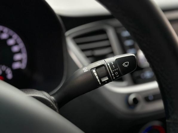 Hyundai Solaris II Рестайлинг с пробегом 2021 года, цена 1 139 000 рублей, 135459 км, седан, Автокод Объявления