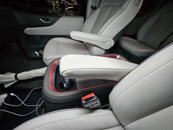 Hyundai Staria I с пробегом 2025 года, цена 8 490 000 рублей, 5500 км, минивэн, Автокод Объявления