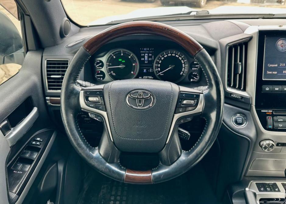 Toyota Land Cruiser 200 Series Рестайлинг 2 Иркутск  - изображение 19
