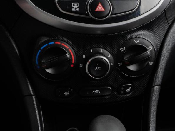 Hyundai Solaris I Рестайлинг с пробегом 2015 года, цена 900 000 рублей, 117221 км, седан, Автокод Объявления