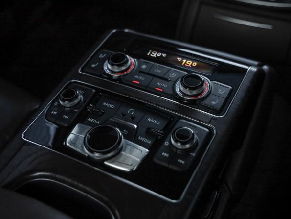 Audi A8 III (D4) с пробегом 2011 года, цена 1 840 000 рублей, 402351 км, седан, Автокод Объявления