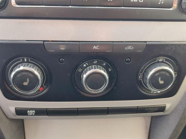 Skoda Octavia II (A5) Рестайлинг с пробегом 2011 года, цена 539 000 рублей, 265953 км, лифтбек, Автокод Объявления
