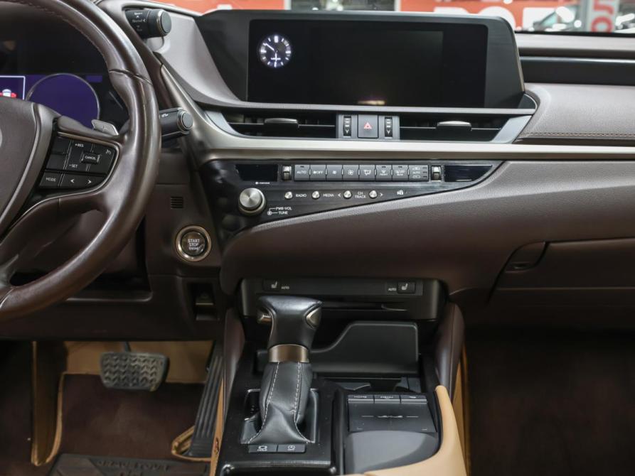 Lexus ES VII Москва  - изображение 22