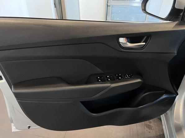 Hyundai Solaris II с пробегом 2017 года, цена 1 250 000 рублей, 141653 км, седан, Автокод Объявления