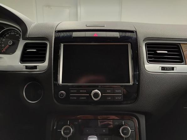 Volkswagen Touareg II с пробегом 2013 года, цена 1 955 000 рублей, 276651 км, внедорожник, Автокод Объявления