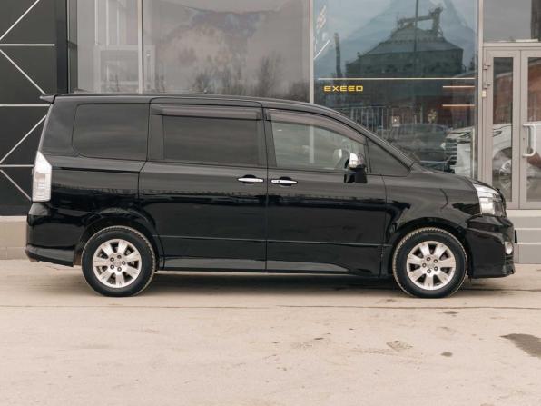 Toyota Voxy II (R70) Рестайлинг с пробегом 2011 года, цена 1 260 000 рублей, 246165 км, минивэн, Автокод Объявления