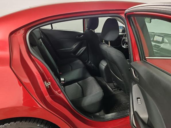Mazda 3 III (BM) с пробегом 2015 года, цена 1 355 000 рублей, 102431 км, седан, Автокод Объявления