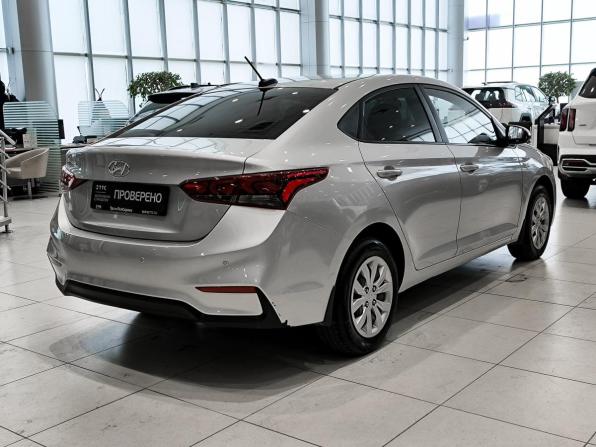 Hyundai Solaris II с пробегом 2017 года, цена 1 050 000 рублей, 101415 км, седан, Автокод Объявления