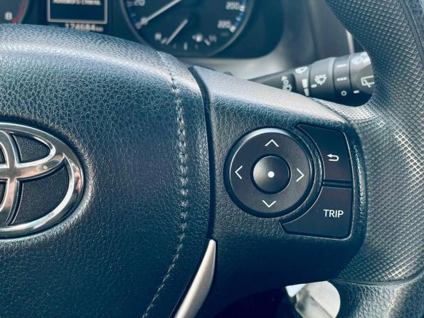 Toyota RAV4 IV (XA40) Рестайлинг с пробегом 2015 года, цена 1 880 000 рублей, 174700 км, внедорожник, Автокод Объявления