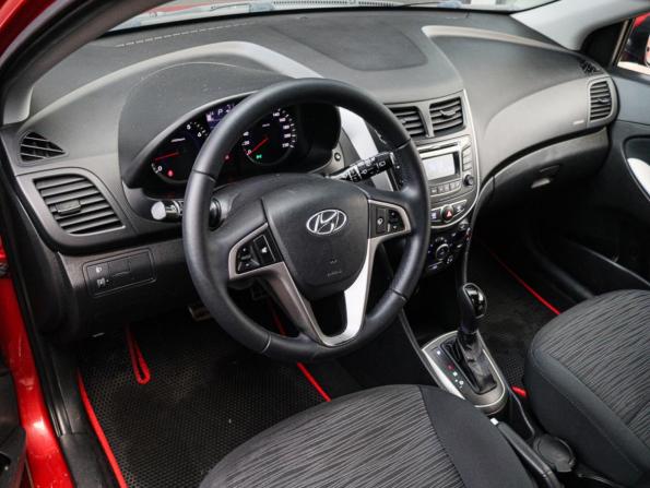 Hyundai Solaris I Рестайлинг с пробегом 2015 года, цена 1 000 000 рублей, 102000 км, хэтчбек, Автокод Объявления