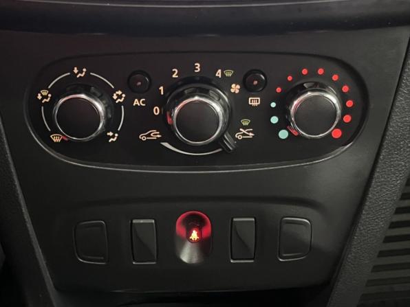 Renault Logan II с пробегом 2015 года, цена 645 000 рублей, 173854 км, седан, Автокод Объявления