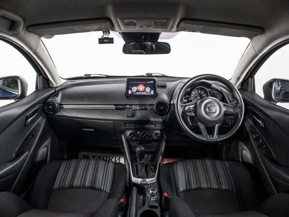 Mazda 2 III (DJ) Рестайлинг с пробегом 2021 года, цена 1 300 000 рублей, 95880 км, хэтчбек, Автокод Объявления