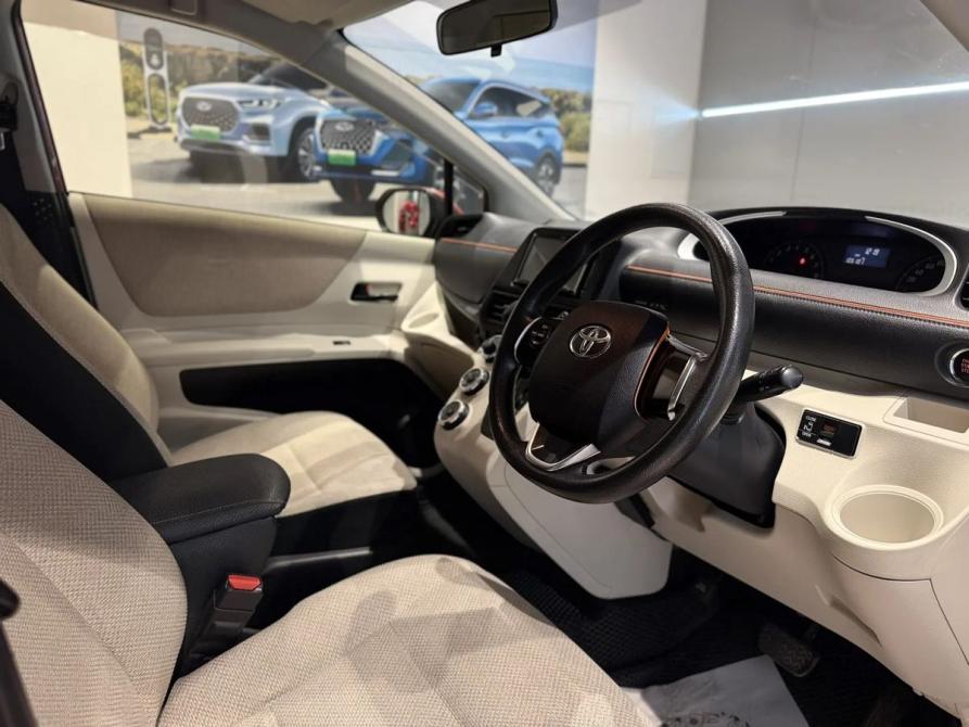 Toyota Sienta II Новосибирск  - изображение 14