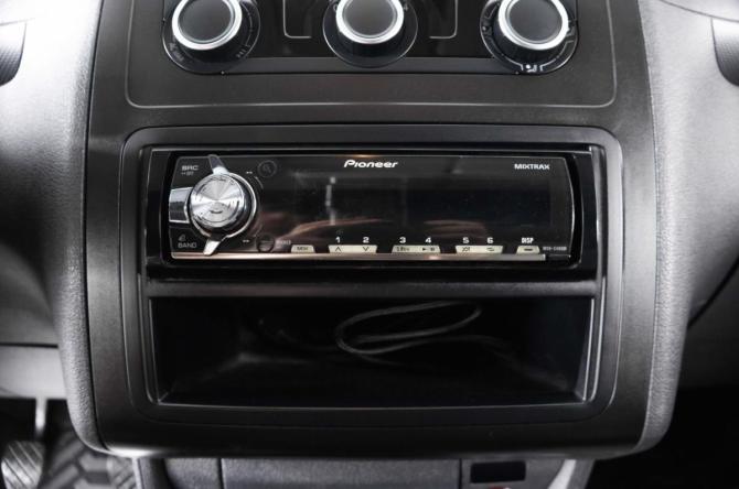 Volkswagen Caddy III Рестайлинг с пробегом 2011 года, цена 1 019 000 рублей, 288000 км, фургон, Автокод Объявления