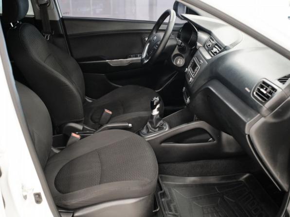 Kia Rio III Рестайлинг с пробегом 2016 года, цена 696 000 рублей, 273910 км, седан, Автокод Объявления