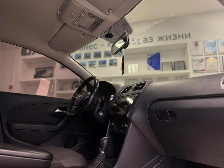 Volkswagen Polo V Рестайлинг Омск  - изображение 16