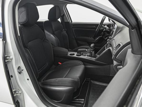 Renault Megane IV с пробегом 2018 года, цена 1 170 000 рублей, 280517 км, универсал, Автокод Объявления