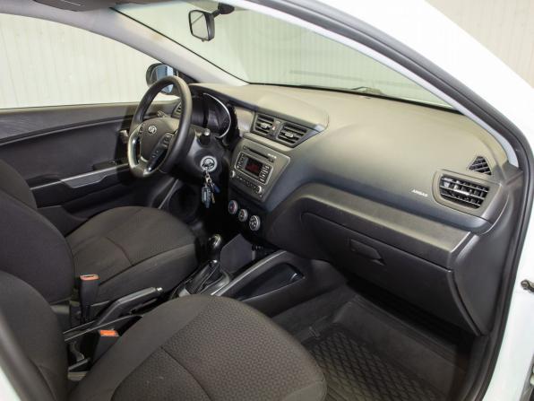 Kia Rio III Рестайлинг с пробегом 2016 года, цена 1 190 000 рублей, 137836 км, хэтчбек, Автокод Объявления