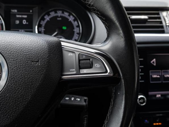 Skoda Octavia III (A7) Рестайлинг с пробегом 2018 года, цена 1 830 000 рублей, 166233 км, лифтбек, Автокод Объявления