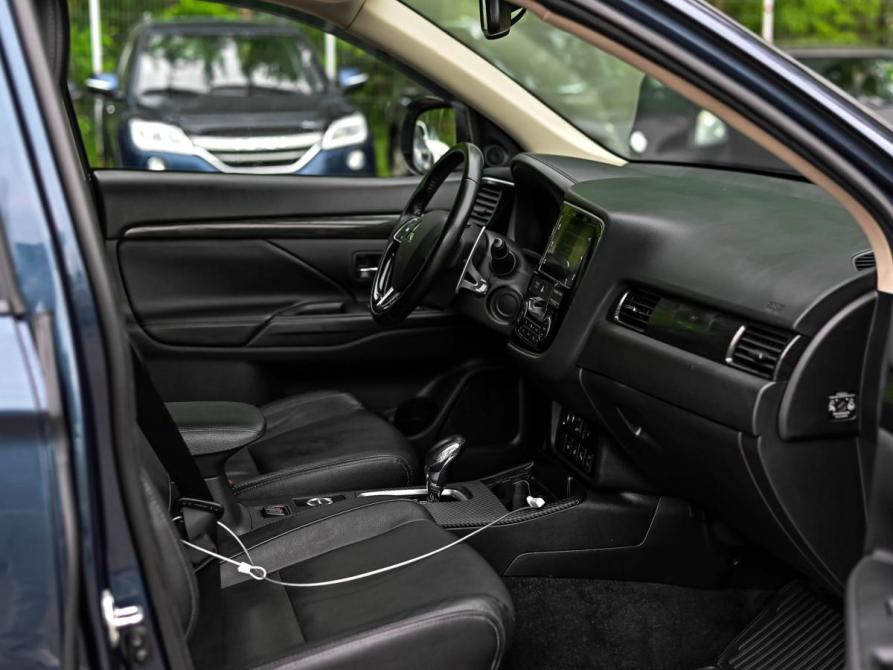 Mitsubishi Outlander III Рестайлинг 2 Санкт-Петербург  - изображение 16
