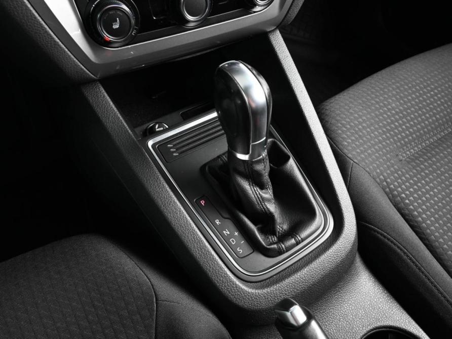 Volkswagen Jetta VI Рестайлинг Ростов-на-Дону  - изображение 13