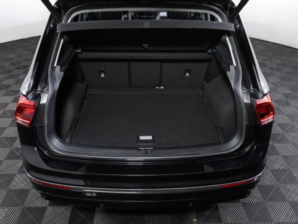 Volkswagen Tiguan II с пробегом 2017 года, цена 2 397 000 рублей, 185453 км, внедорожник, Автокод Объявления
