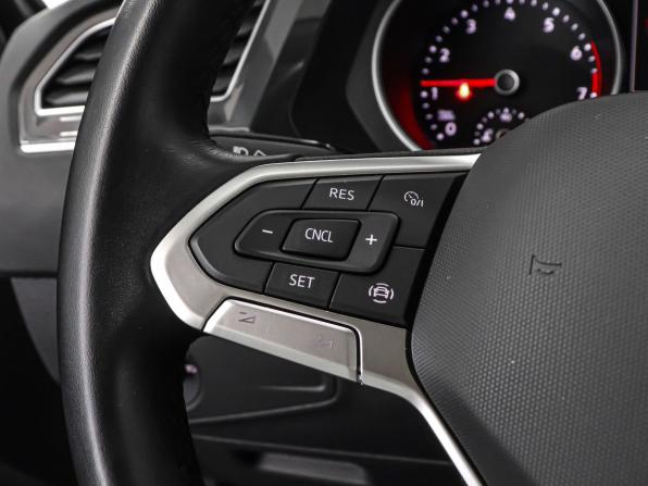 Volkswagen Tiguan II Рестайлинг с пробегом 2021 года, цена 3 599 000 рублей, 12243 км, внедорожник, Автокод Объявления