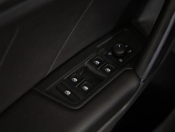 Volkswagen Tiguan II Рестайлинг с пробегом 2021 года, цена 2 175 000 рублей, 226344 км, внедорожник, Автокод Объявления