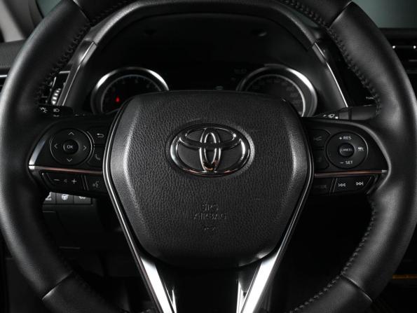 Toyota Camry VIII (XV70) с пробегом 2020 года, цена 2 569 000 рублей, 230058 км, седан, Автокод Объявления