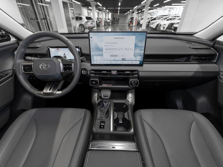 Toyota RAV4 VI (XA60) Москва  - изображение 8