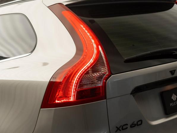 Volvo XC60 I Рестайлинг с пробегом 2017 года, цена 2 420 000 рублей, 100492 км, внедорожник, Автокод Объявления