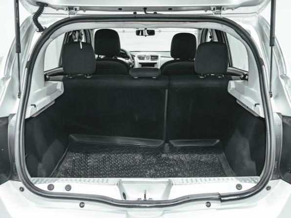 Renault Sandero II с пробегом 2017 года, цена 696 805 рублей, 313649 км, хэтчбек, Автокод Объявления
