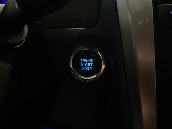 Toyota Camry VII (XV50) Рестайлинг с пробегом 2015 года, цена 2 049 000 рублей, 250112 км, седан, Автокод Объявления
