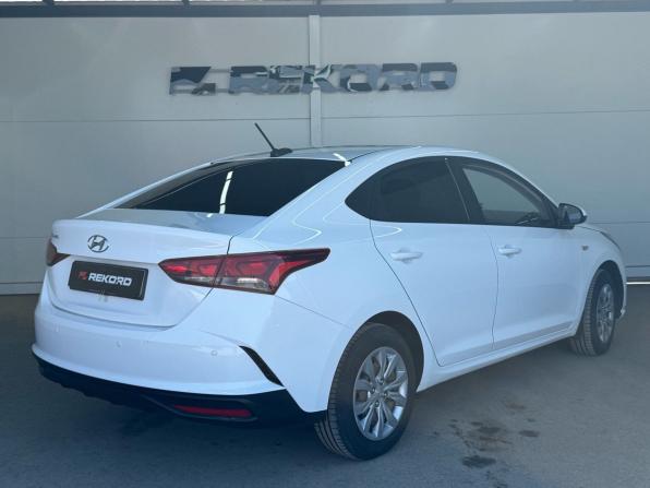 Hyundai Solaris II Рестайлинг с пробегом 2022 года, цена 1 679 000 рублей, 109620 км, седан, Автокод Объявления