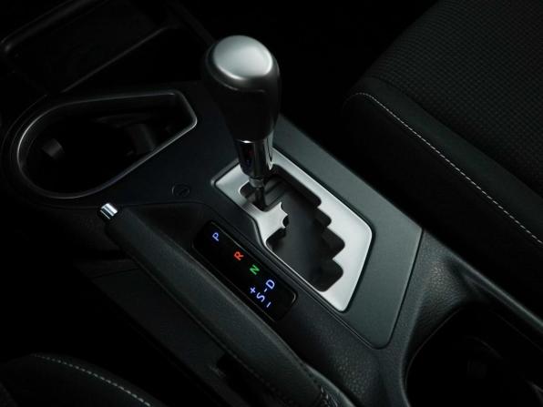 Toyota RAV4 IV (XA40) Рестайлинг с пробегом 2016 года, цена 2 649 077 рублей, 121292 км, внедорожник, Автокод Объявления
