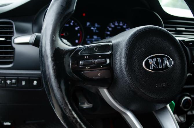 Kia Rio IV с пробегом 2018 года, цена 1 350 000 рублей, 105000 км, седан, Автокод Объявления