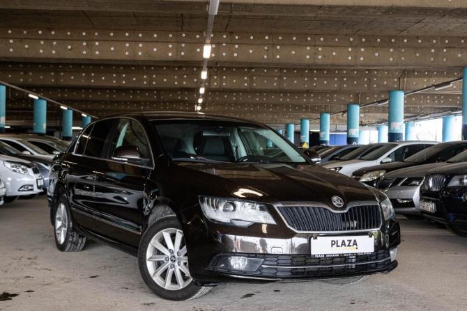 Skoda Superb II Рестайлинг с пробегом 2013 года, цена 1 249 000 рублей, 252233 км, лифтбек, Автокод Объявления