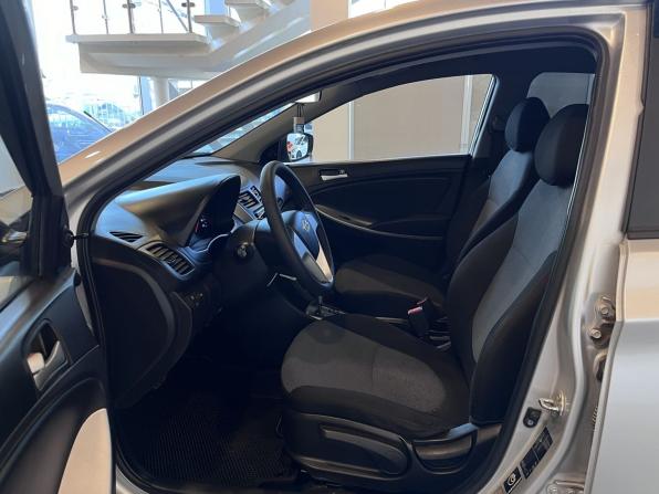 Hyundai Solaris I с пробегом 2012 года, цена 675 000 рублей, 168172 км, седан, Автокод Объявления
